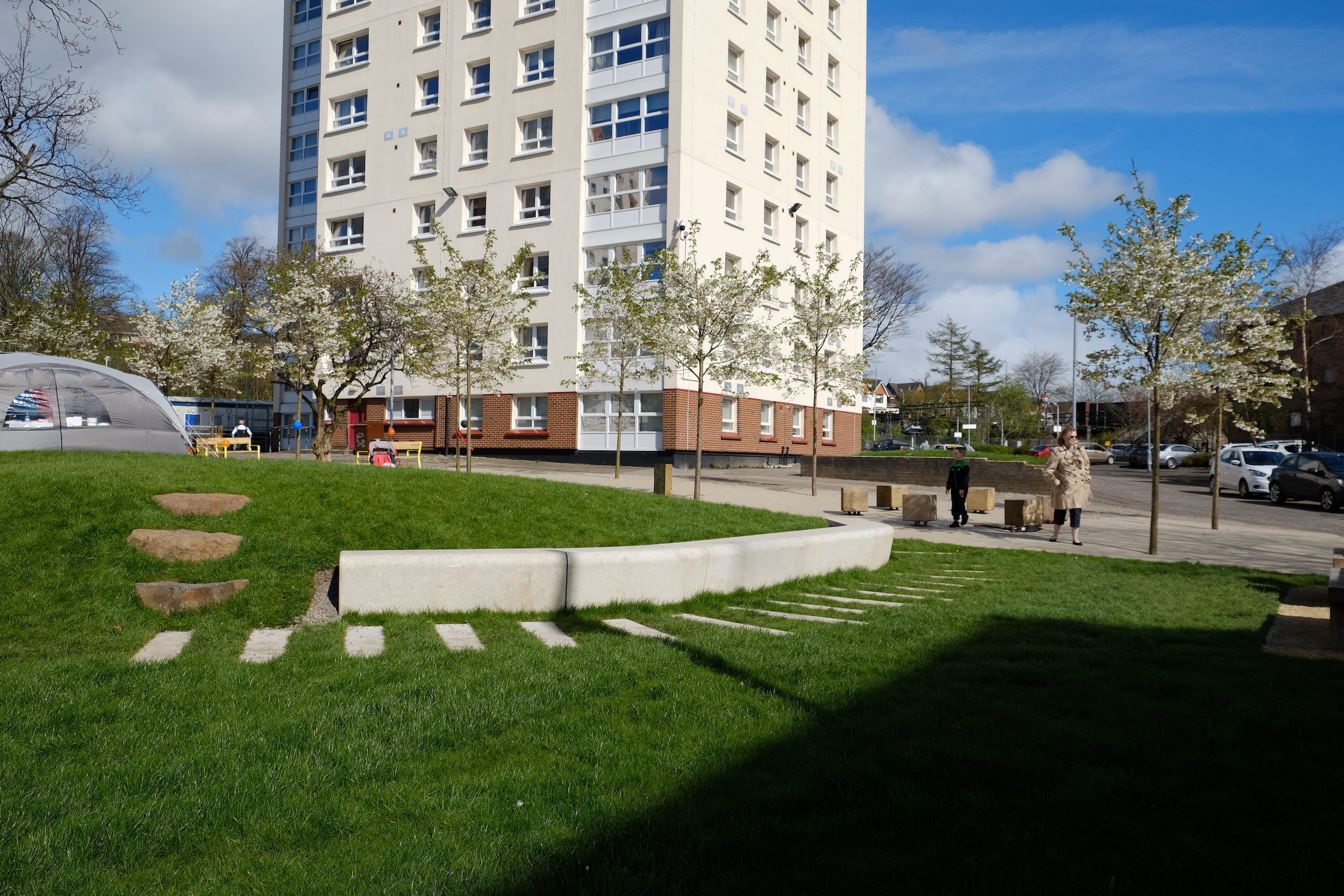 Dalmuir housing, community greenspace and seating, erz